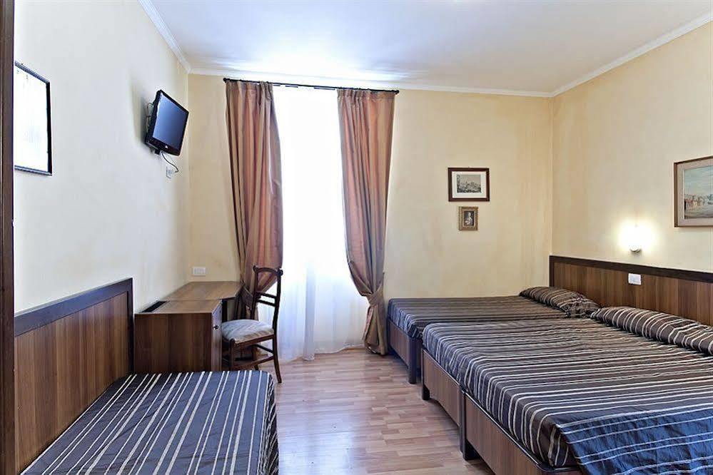 Trastevere Hotel Cisterna Rome Exterior photo